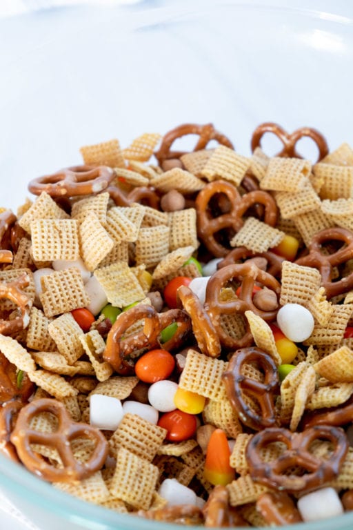 Easy Halloween Chex Mix (Sweet & Salty No Bake Snack Mix ...